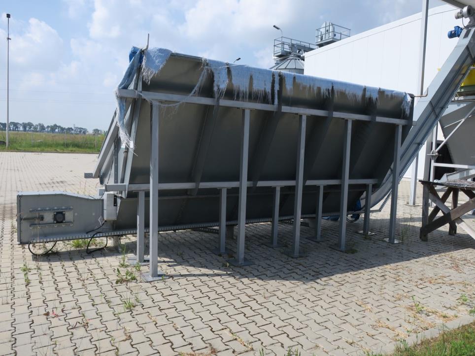 Machines from the biofuel production plant<br>
-4